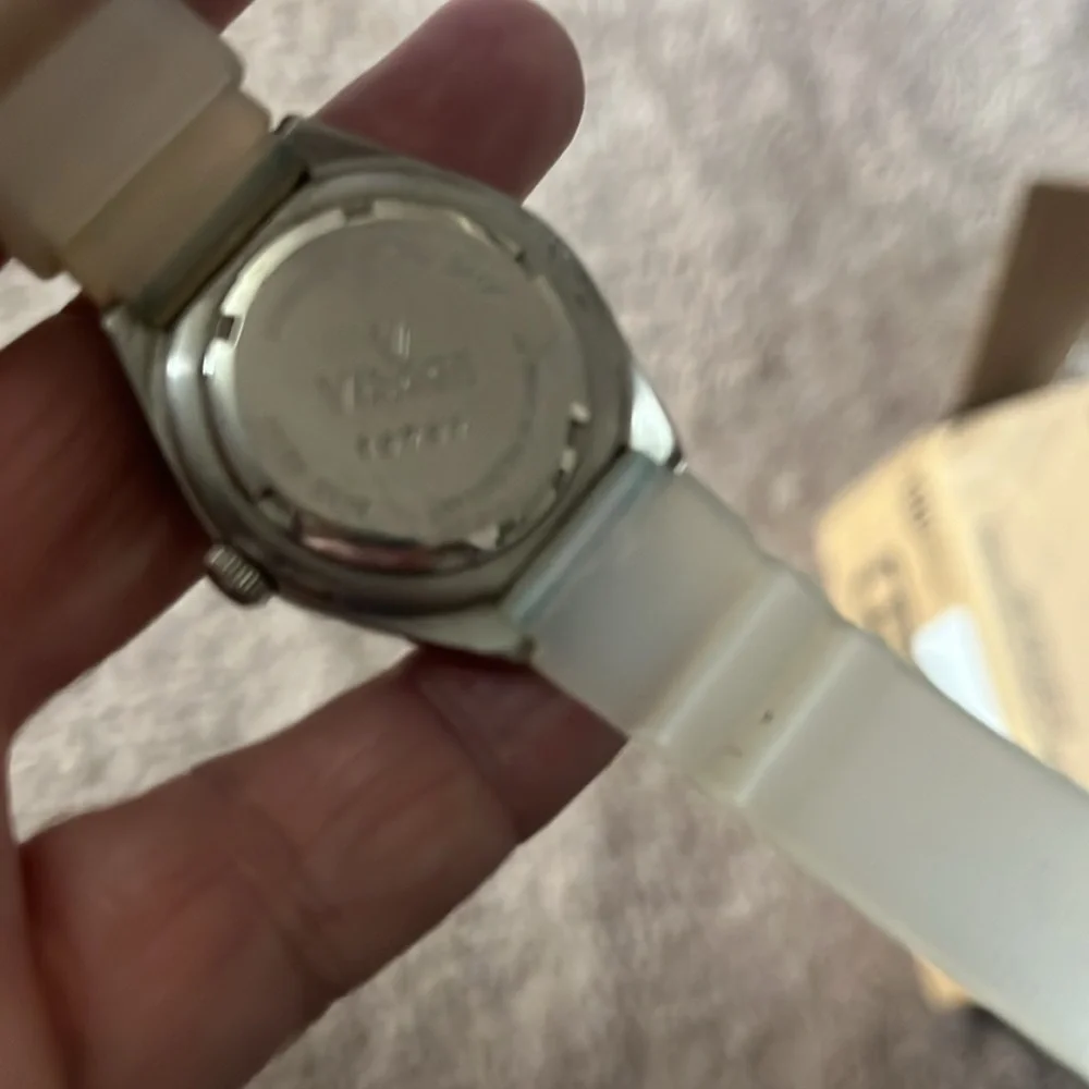 Elegant Black and Silver Women’s Watch